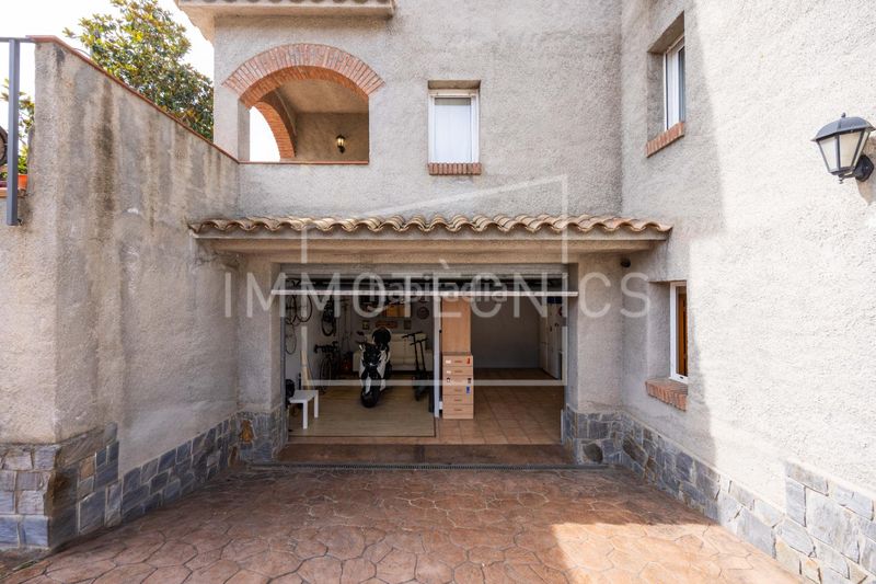 Foto a65ac164-e22b-453d-b43d-5fac02fc3e1b. Casa amb calefacció aparcament piscina a Cànoves i Samalús
