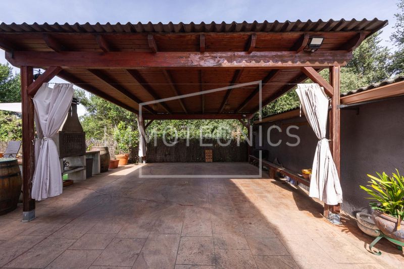 Foto b2b0e8cf-a3b1-4284-bb68-e41f11270f2a. Casa amb calefacció aparcament piscina a Cànoves i Samalús