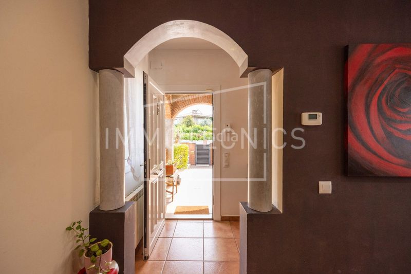Foto ca07a82c-006e-4baf-aa46-a6e946d3c49f. Casa amb calefacció aparcament piscina a Cànoves i Samalús