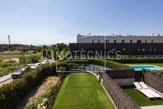 Triplex  Carrer carrer mestre ramon capell. Exclusivo tríplex esquinero donde cada detalle marca la diferenc