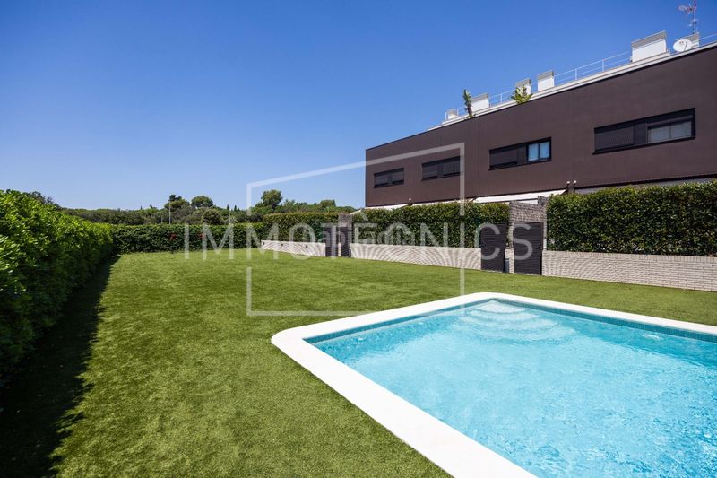 Foto 591d3990-33e9-47f0-bb10-beef1649c7a2. Tríplex amb calefacció aparcament piscina a Ametlla del Vallès (L´)