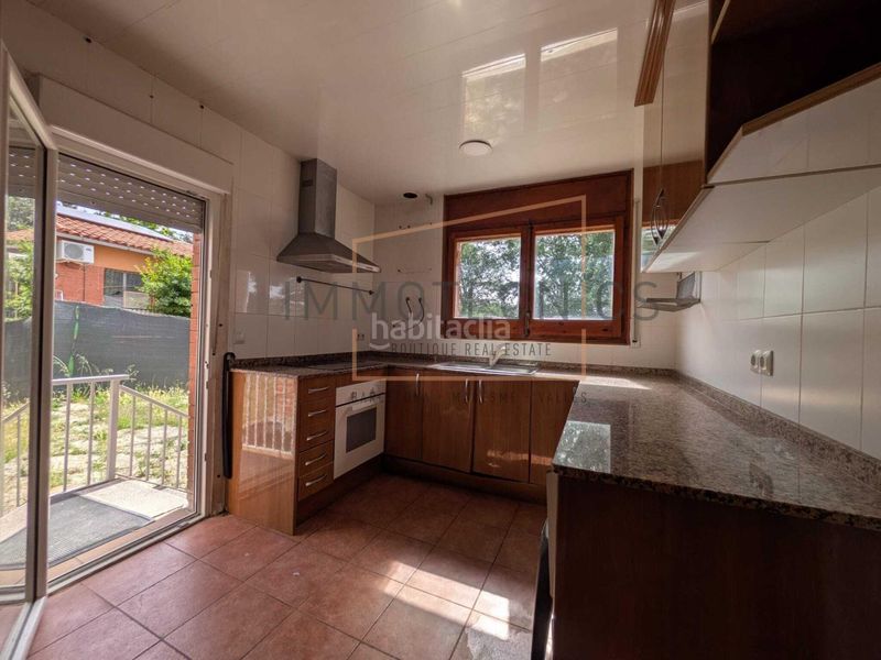 Foto f9f2f607-8840-4205-aade-2d302431e935. Casa con parcheggio in Moià