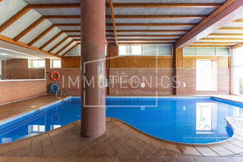 Foto 715e3c13-5553-4214-8ce4-8322dbc617b8. Àtic amb calefacció aparcament piscina a Font Verda Granollers