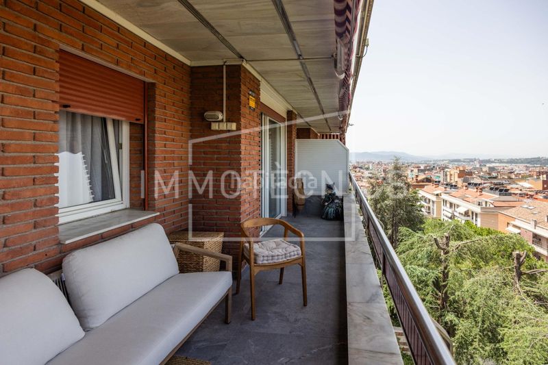 Foto d4742f9c-a9a1-4b36-b03c-8d1d645a4e2b. Àtic amb calefacció aparcament piscina a Font Verda Granollers
