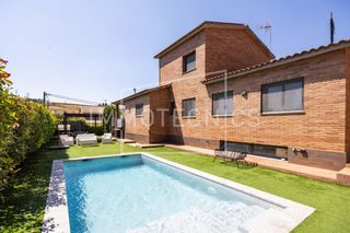 House in Roca del Vallès (La). Exclusiva vivienda unifamiliar en can colet la roca del vallès n