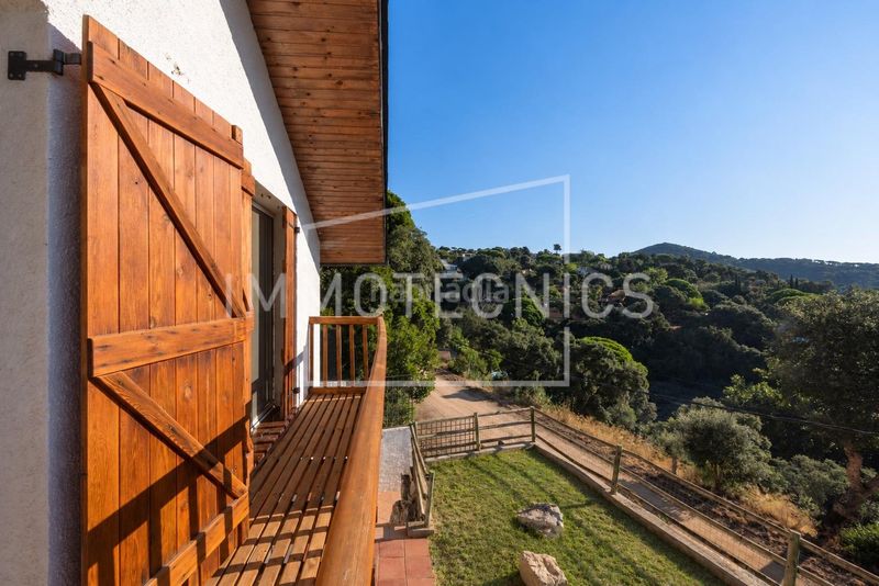 Foto 48ae3853-885d-474d-b924-d0946193647c. Xalet amb calefacció aparcament piscina a Sant Cebrià de Vallalta