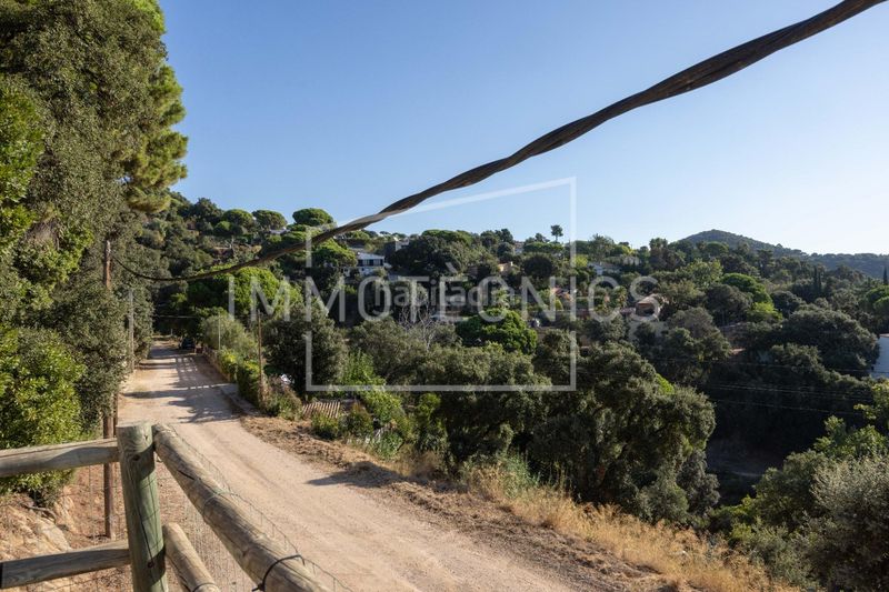 Foto 774d8731-0b74-44d4-af0e-6c3acbe46208. Xalet amb calefacció aparcament piscina a Sant Cebrià de Vallalta