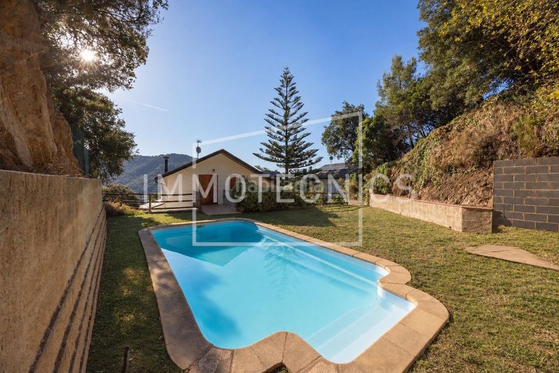 Foto 80d59043-5400-4f28-a11b-46f5c7b8cc3d. Xalet amb calefacció aparcament piscina a Sant Cebrià de Vallalta