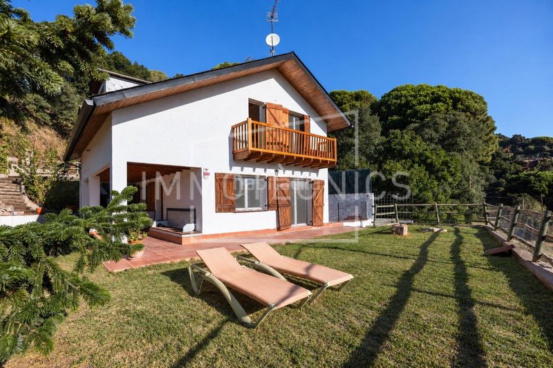 Foto be02a0b4-5694-486a-a307-c46de39967fd. Xalet amb calefacció aparcament piscina a Sant Cebrià de Vallalta
