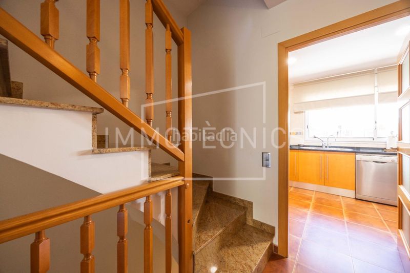 Foto 20741ab2-ce4c-4854-9f80-323161660253. Casa adossada amb calefacció aparcament a Canet de Mar