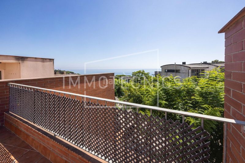 Foto abdd6d22-95a6-4406-8428-c79d9ffab67d. Casa adossada amb calefacció aparcament a Caldes d´Estrac