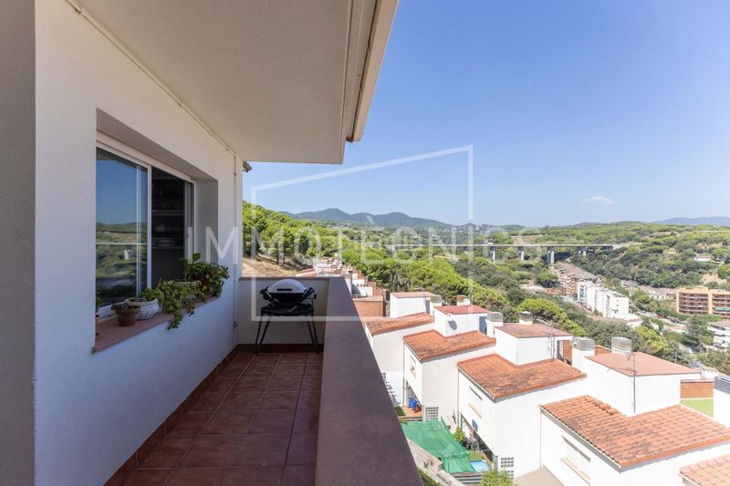 Foto b59647f8-f40b-4d07-ae49-9ba838f6569c. Casa adossada amb calefacció aparcament a Caldes d´Estrac