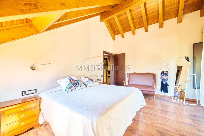 Foto 7054590f-be6e-43d4-b224-4d35103e3d1b. Xalet amb aparcament piscina a Esterri d´Àneu