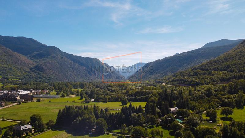 Foto 98205a98-1ed8-400a-8620-6c66d38f2e42. Xalet amb aparcament piscina a Esterri d´Àneu