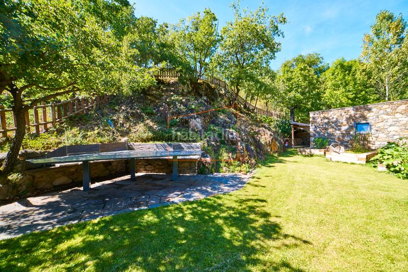 Foto a2ba2c99-7035-4adc-ba76-b204bab04022. Xalet amb aparcament piscina a Esterri d´Àneu