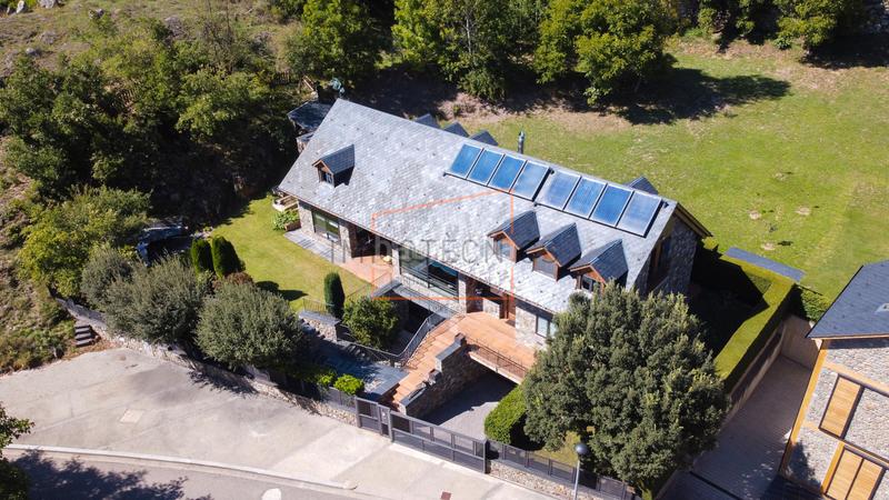 Foto b148e18d-2a35-4b65-89cc-157d21e83398. Xalet amb aparcament piscina a Esterri d´Àneu