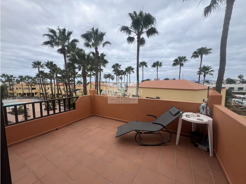 Foto 8a52c24b-b15b-49c6-98cc-7127362ace92. Apartament amb piscina a Corralejo Oliva (La)