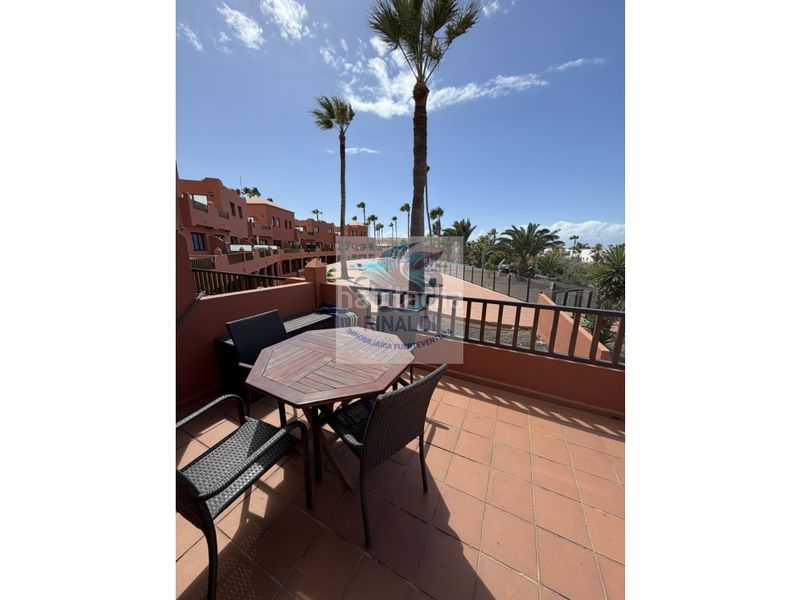 Foto 27bd1042-e0b0-4931-b609-4c7d6d9aa232. Apartament amb piscina a Corralejo Oliva (La)
