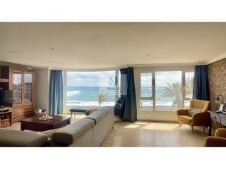 Apartament a El Charco - Las Salinas. Estupendo apartamento en primera línea de playa