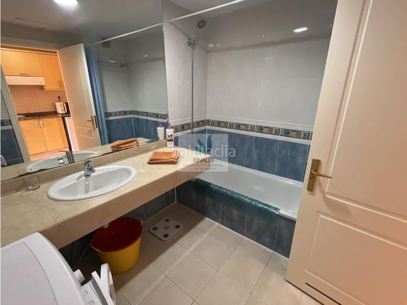 Foto b453f257-2810-4d02-8989-4ae102b8996d. Apartamento estupendo apartamento frente piscina en oasis tamarindo 1 en Oliva (La)