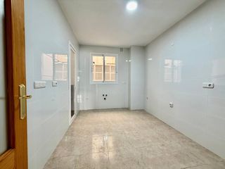 Etagenwohnung in Calle menéndez pelayo 48. Bajo en venta ejido sur