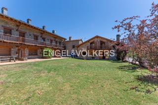 Casa a Bellver de Cerdanya. Espaciosa casa con vistas al cadí