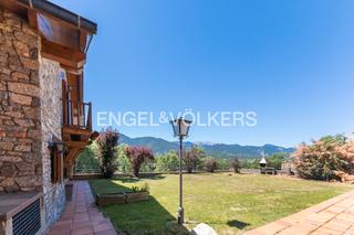 Casa a Bellver de Cerdanya. Espaciosa casa con vistas al cadí