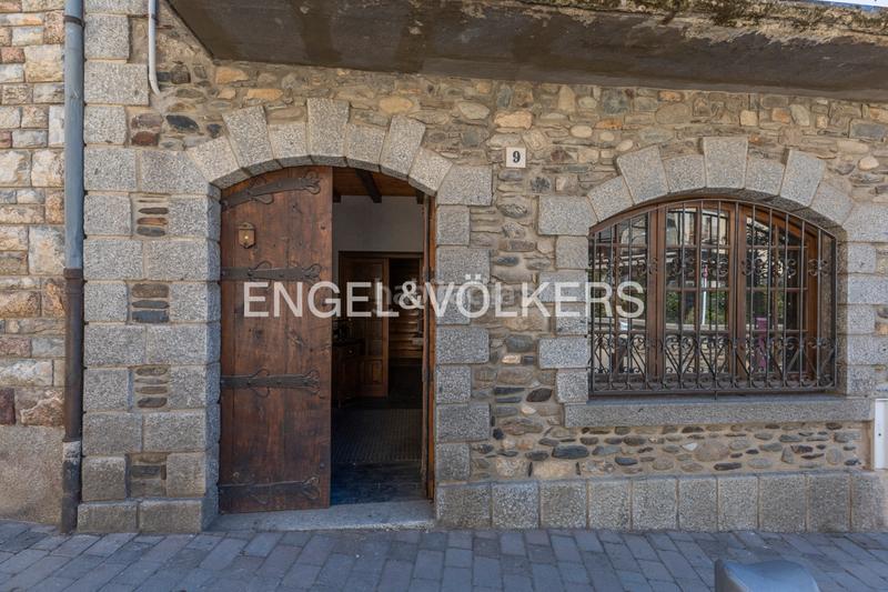 Foto 4b864170-8955-46ae-b788-2d4b1fa5682c. Casa adosada casa a reformar en 3 pisos o uso hotelero en Llívia