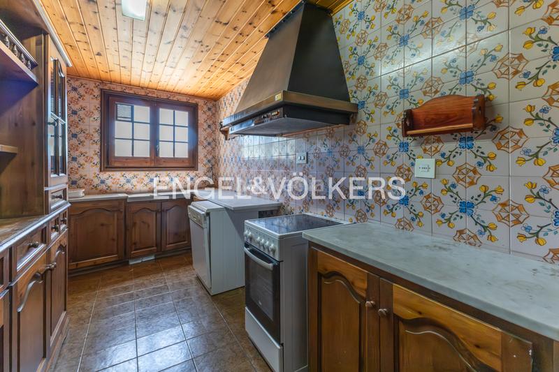 Foto 89577d4d-61ca-461a-a70f-7581148b5101. Casa adosada casa a reformar en 3 pisos o uso hotelero en Llívia