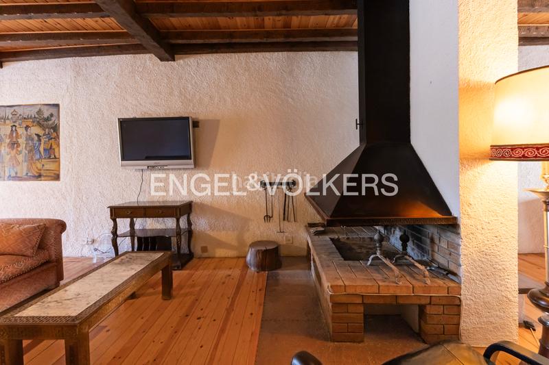 Foto 92fc4ca5-e755-437d-8897-d6d41e6ca9f5. Casa adosada casa a reformar en 3 pisos o uso hotelero en Llívia