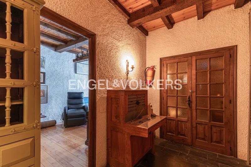 Foto fad375a0-9c70-48da-8fc9-09be5ed06fa6. Casa adosada casa a reformar en 3 pisos o uso hotelero en Llívia