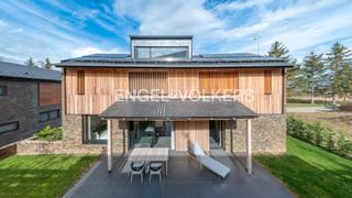 Haus in Das. Moderno proyecto de casa con vistas en das