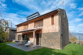 Haus in Das. Moderno proyecto de casa con vistas en das