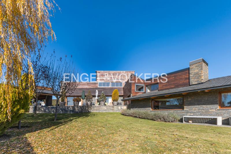Foto 02996905-f8b6-4ebf-8724-73c1e41f0fad. Casa gran casa en roc foradat en Guils de Cerdanya
