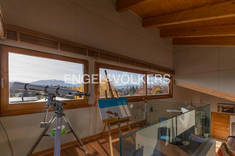 Foto 3d4f2687-e0c9-4e27-a3cb-a164b51548d6. Casa gran casa en roc foradat en Guils de Cerdanya