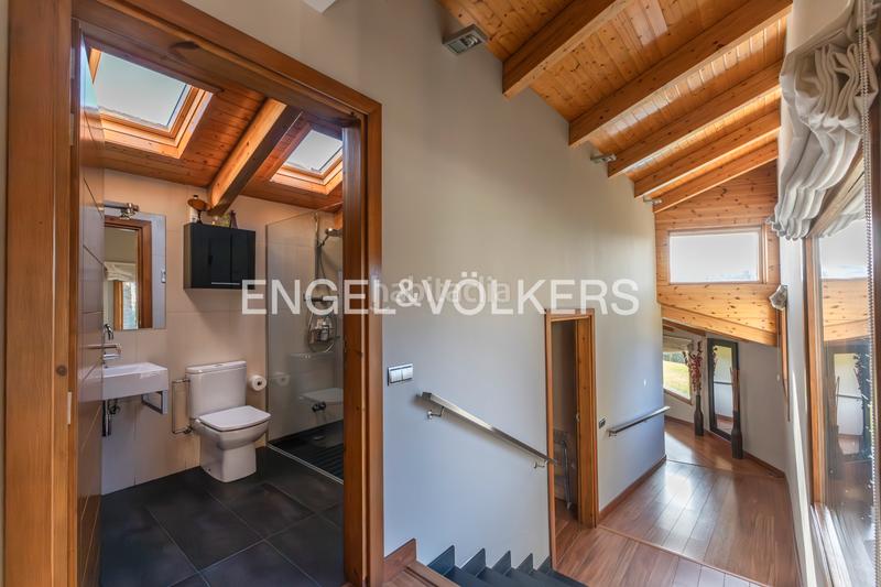 Foto b5366644-8e11-4a3b-aad1-23b1ee0ccfe9. Casa gran casa en roc foradat en Guils de Cerdanya