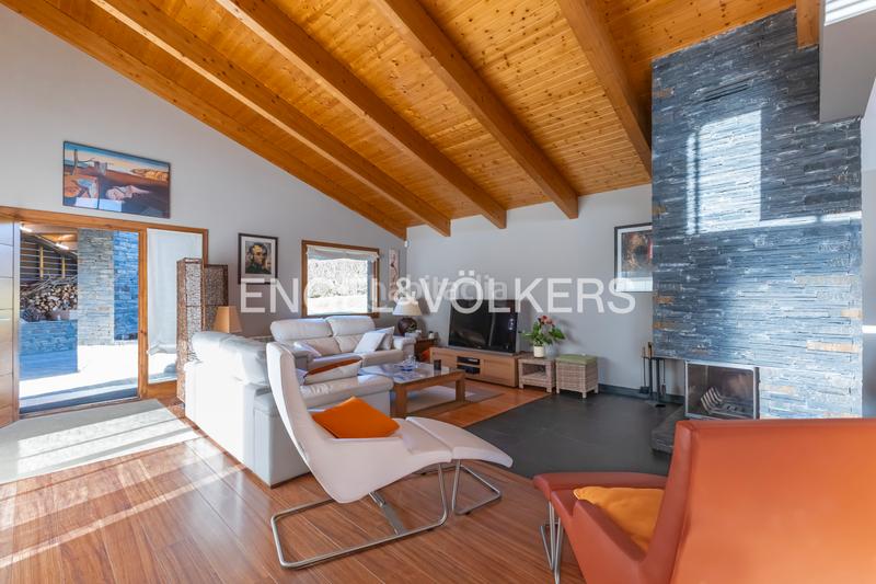Foto eba760a8-a279-48d9-b517-9e1c039612a5. Casa gran casa en roc foradat en Guils de Cerdanya