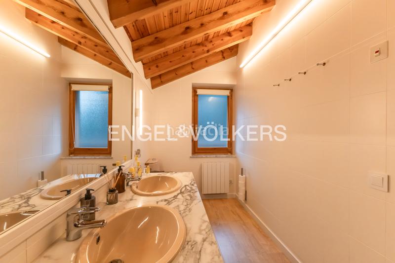 Foto b4702886-e801-42e2-bb27-9bec303b0d02. Casa luminosa casa unifamiliar en tartera en Das