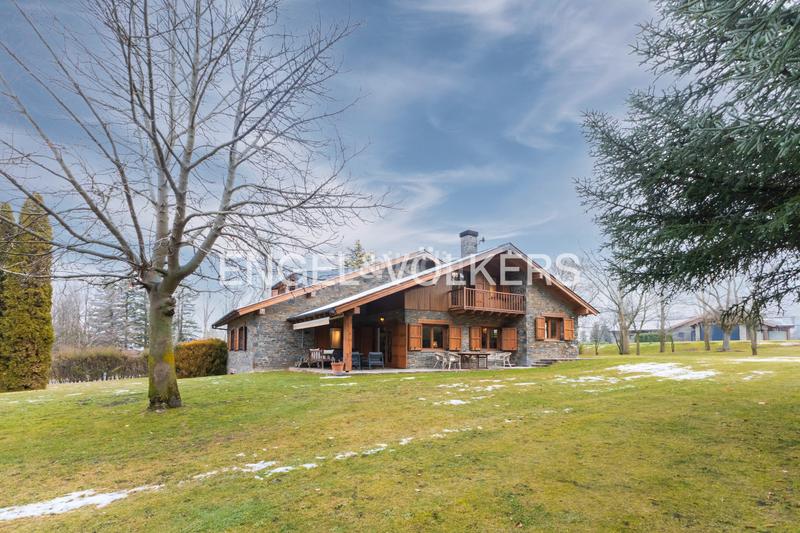 Foto f3fc8ec3-979f-4554-ba76-962afaee08c1. Casa luminosa casa unifamiliar en tartera en Das