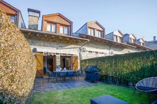 Maison jumelée à Fontanals de Cerdanya. Fabulosa casa en queixans