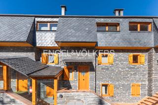 Casa adossada a Molina (La). Espaciosa casa adosada en la molina