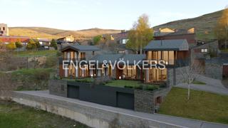 Casa aparellada a Desconocido 24. Chalet pareado en venta en niula_puigmal, 1