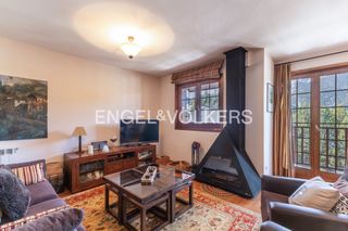 Duplex in Molina (La). Exclusivo dúplex a pie de pistas la molina