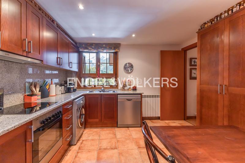 Foto 8881291d-57ec-4ca5-b99f-12876319cf94. Duplex con camino riscaldamento parcheggio in Molina (La)