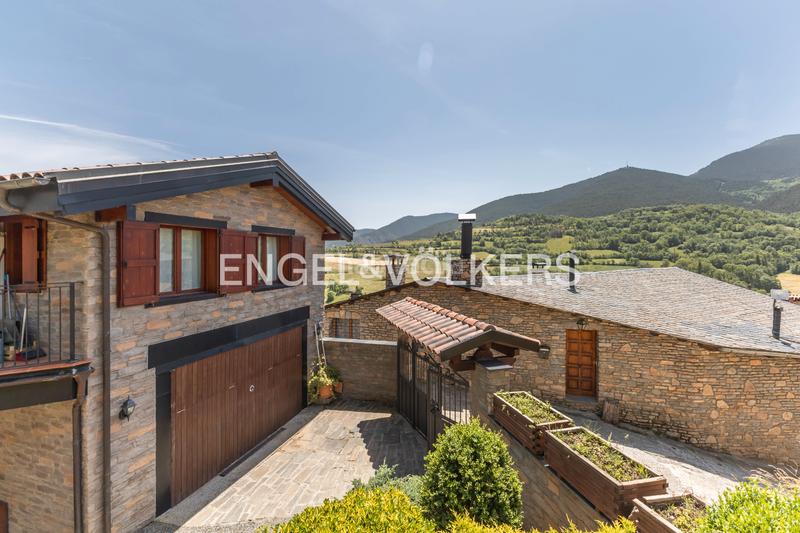 Foto 161a5735-4818-4497-b492-81b2952fd9d4. Casa  con vistas panorámicas en montellà en Montellà i Martinet