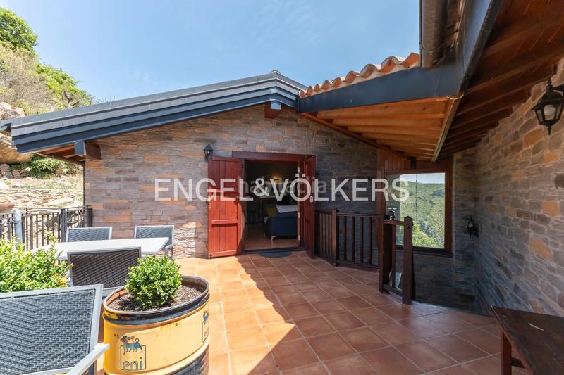 Foto 485a2a55-029f-475d-acf3-49f7bddd1d7a. Casa  con vistas panorámicas en montellà en Montellà i Martinet