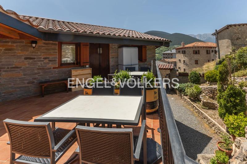 Foto ff26b8d7-1fba-4f71-b663-872151bfd990. Casa  con vistas panorámicas en montellà en Montellà i Martinet