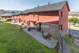 Casa adossada a Puigcerdà. Casa en comodísima ubicación en puigcerdà