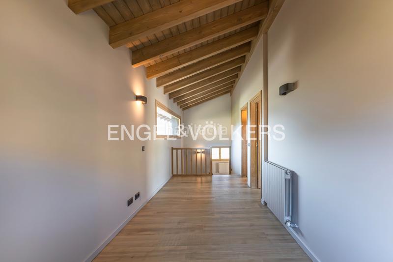 Foto 11a547e7-6d8b-43d9-b161-c2ddc01f43f0. Casa amplia y luminosa casa con vistas al cadí en Prullans