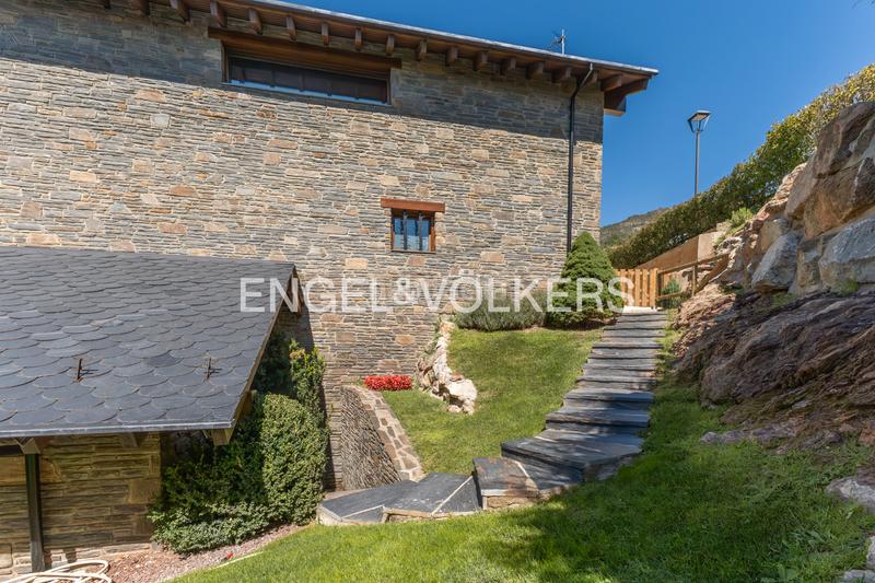 Foto 4ee3496f-d995-4561-af09-2de346c6cfe7. Casa amplia y luminosa casa con vistas al cadí en Prullans